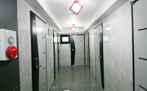 스프링클러, 소화기, 화재감지기, CCTV